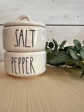 Rae Dunn salt and pepper stacker